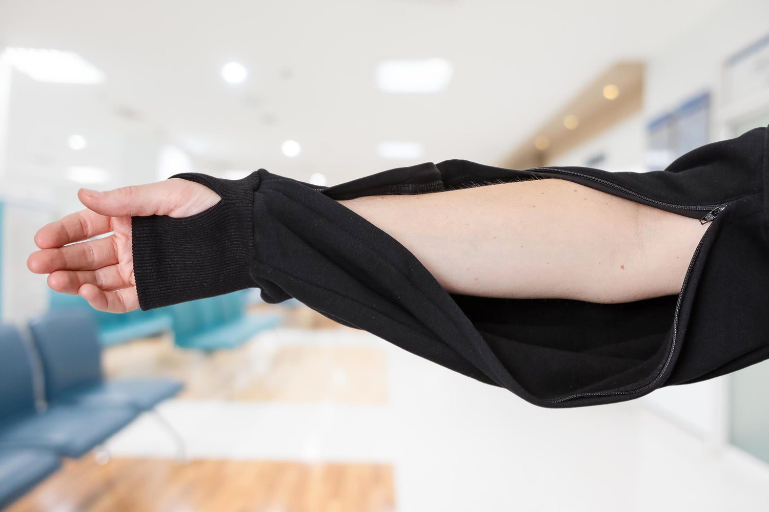 Arm Access Treatment Hoodie Medium Black